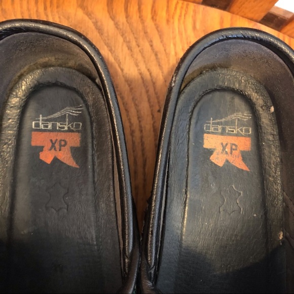 Dansko Black, Patent Leather Clogs, Size 39/8.5 - Picture 3 of 10